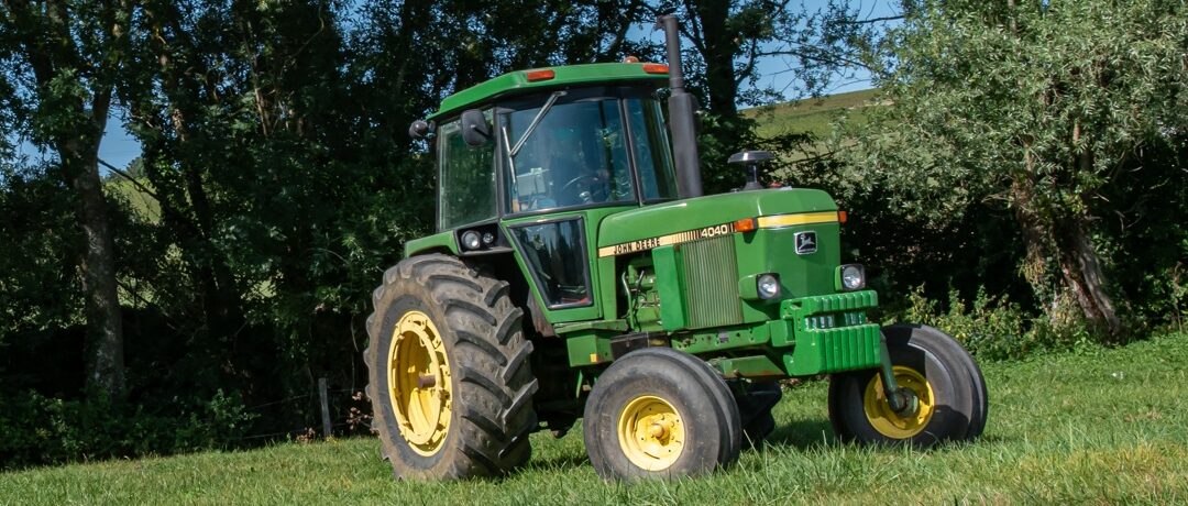 John Deere 4040